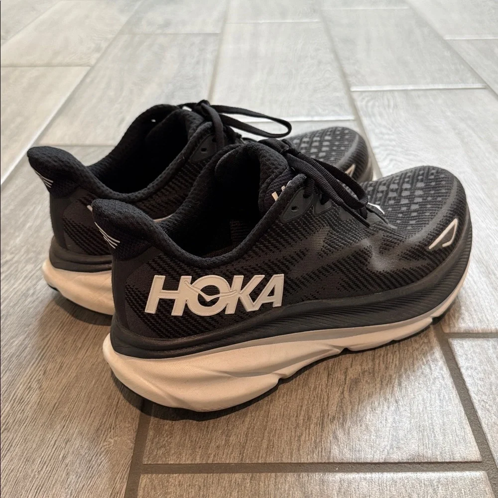Hoka Clifton 9 Black and White Running Shoes - Picture 5 of 16